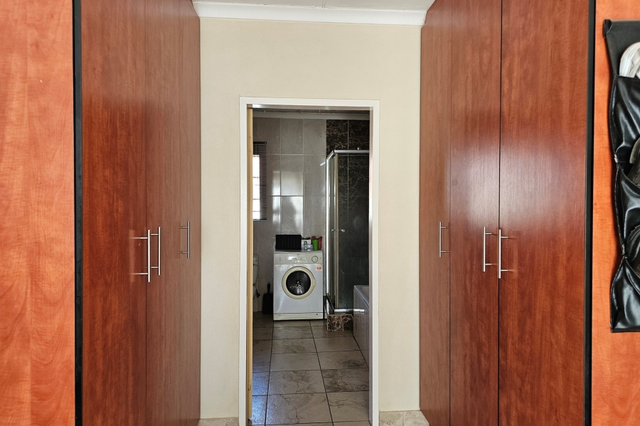 3 Bedroom Property for Sale in Waterval East North West